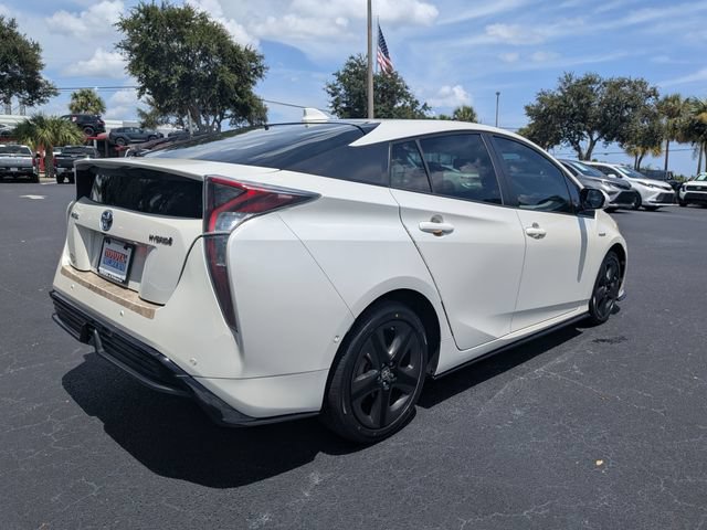 Used 2017 Toyota Prius Four Touring w/ Appearance Package FWD image 4