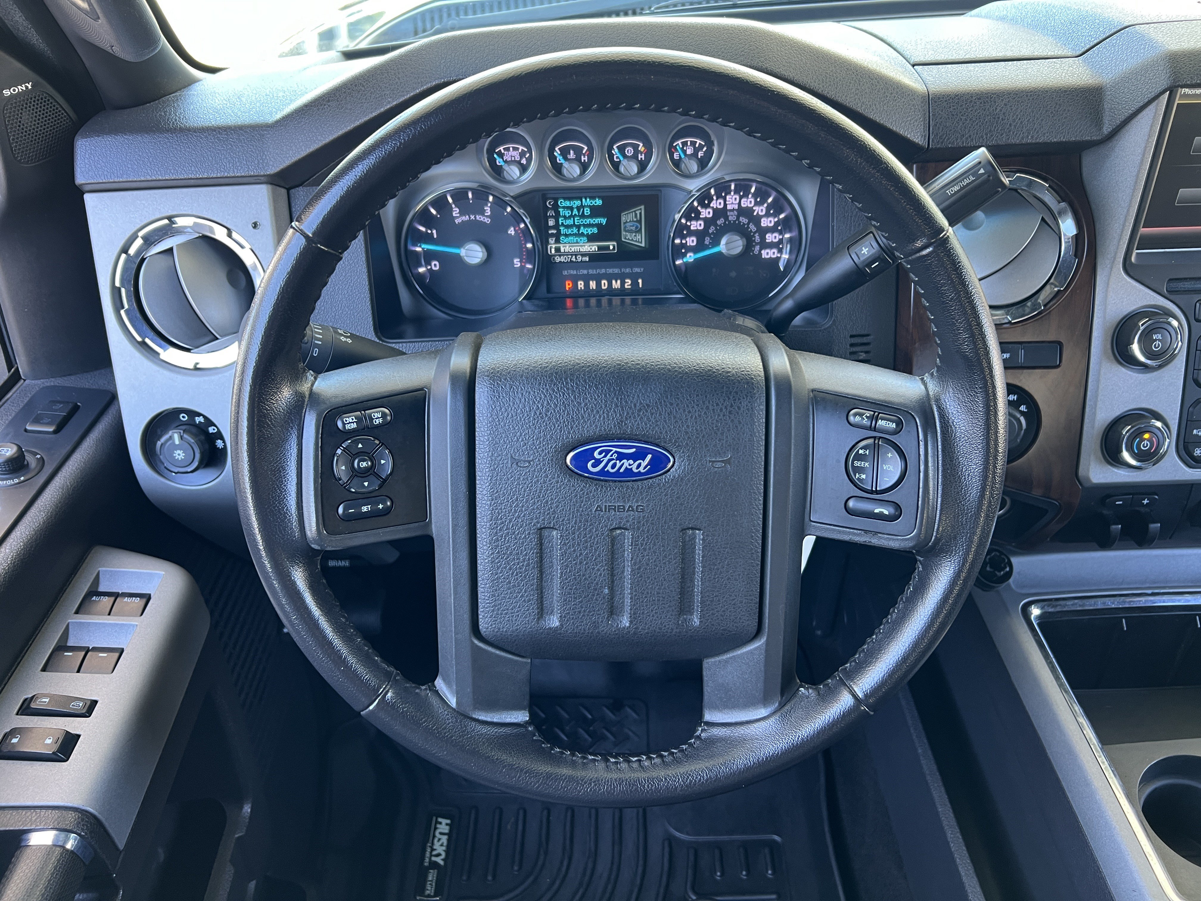 Used 2015 Ford F350 Lariat w/ Lariat Ultimate Package AWD/4WD image 23