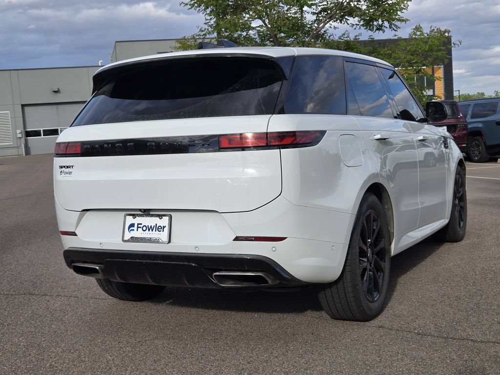 Used 2024 Land Rover Range Rover Sport Dynamic SE AWD/4WD image 4