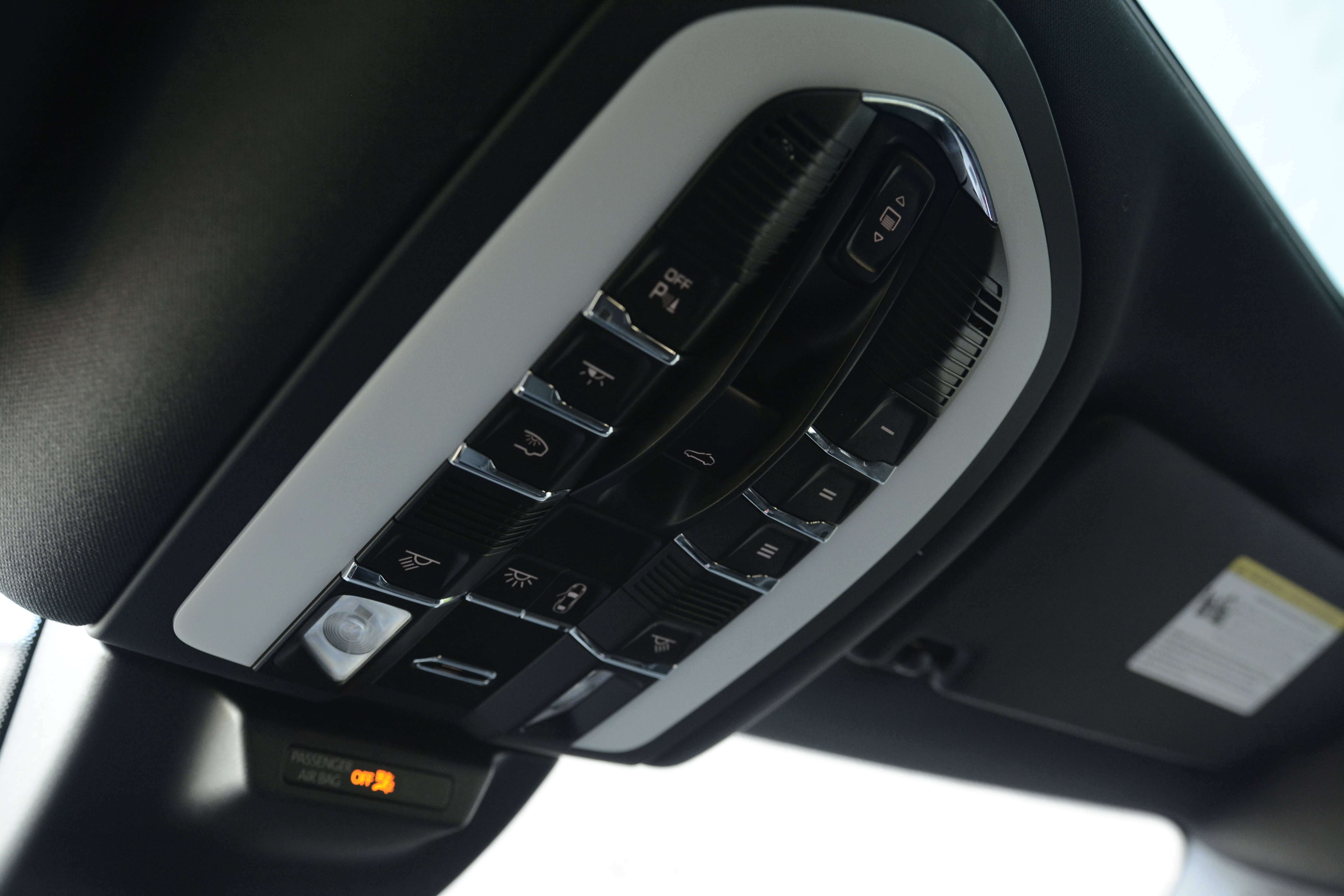 Certified 2026 Porsche Macan AWD/4WD image 22