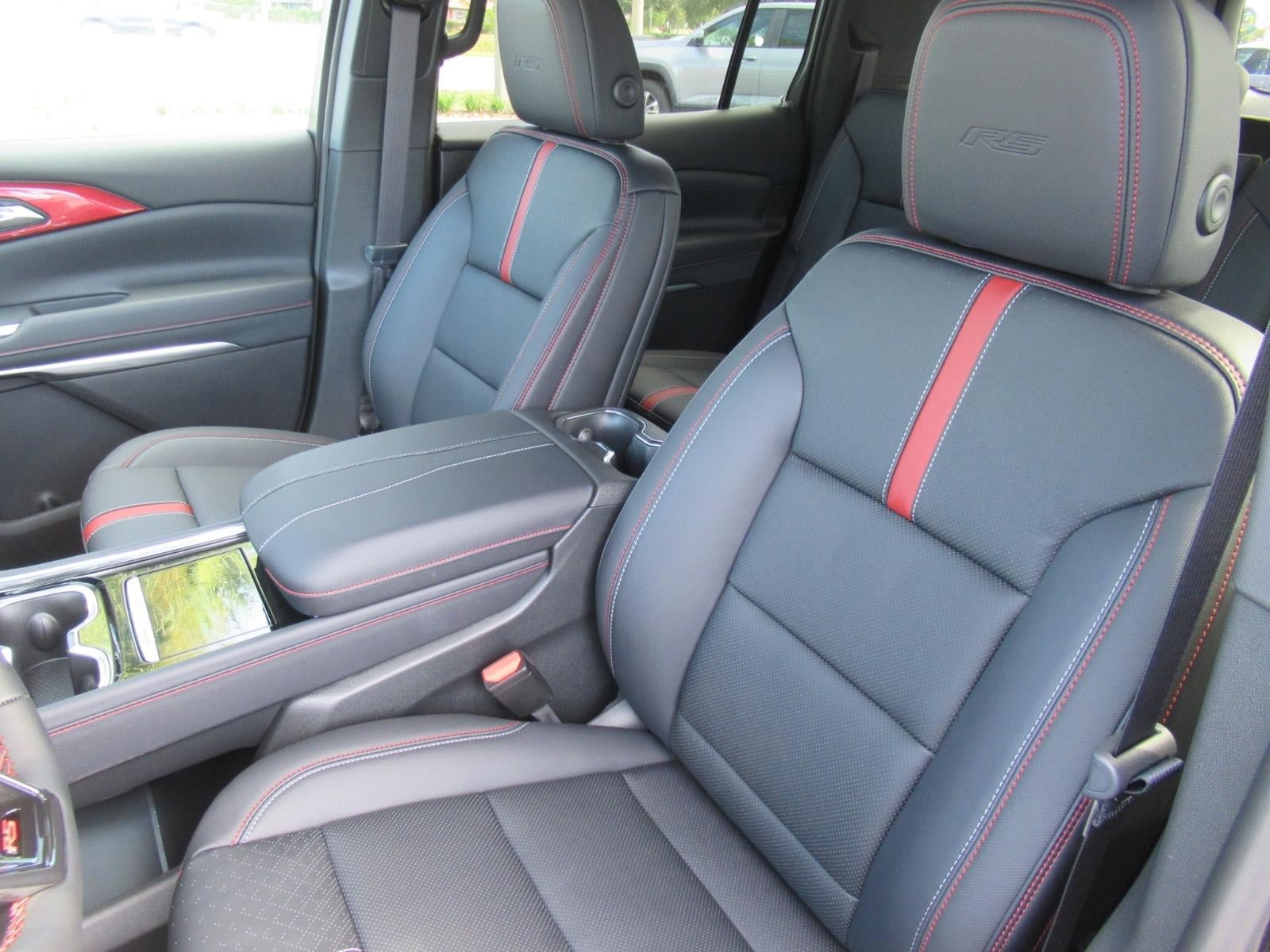 New 2026 Chevrolet Traverse RS w/ LPO, Floor Liner Package FWD image 20