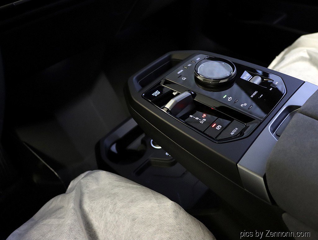 Used 2026 BMW iX xDrive45 w/ M Sport Package image 14