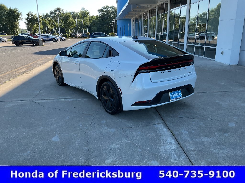 Used 2026 Toyota Prius LE FWD image 3