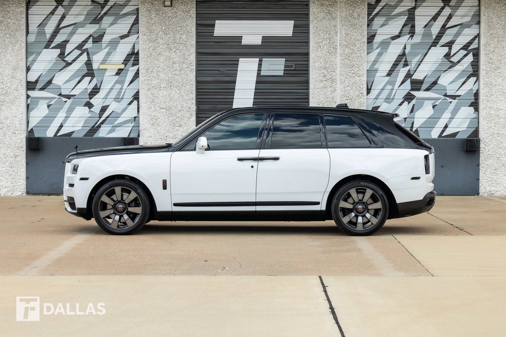 Used 2022 Rolls-Royce Cullinan w/ Technology Package AWD/4WD image 7