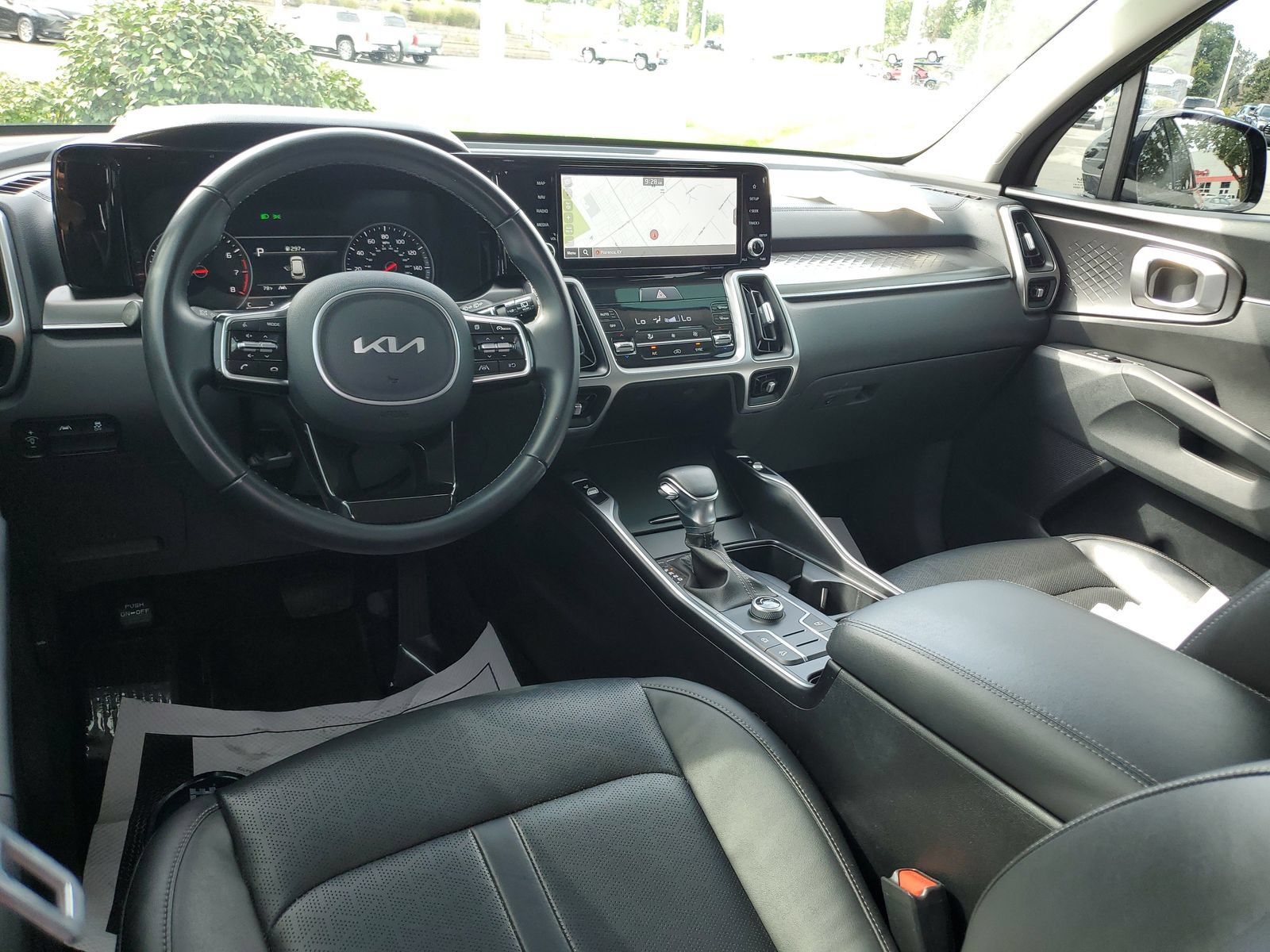 Used 2022 Kia Sorento S FWD image 9