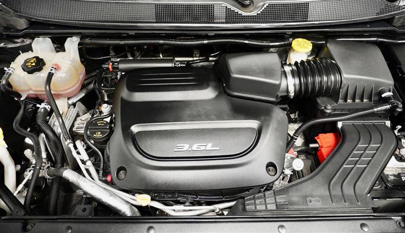 Used 2017 Chrysler Pacifica Touring-L Plus FWD image 34