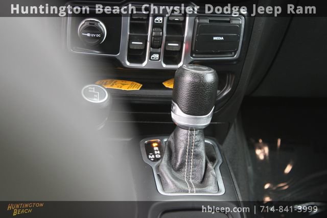 Used 2023 Jeep Wrangler Sahara image 16