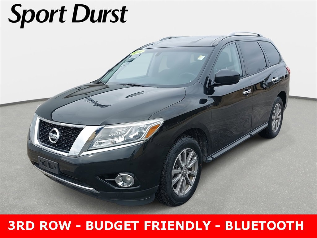 Used 2016 Nissan Pathfinder SV image 1