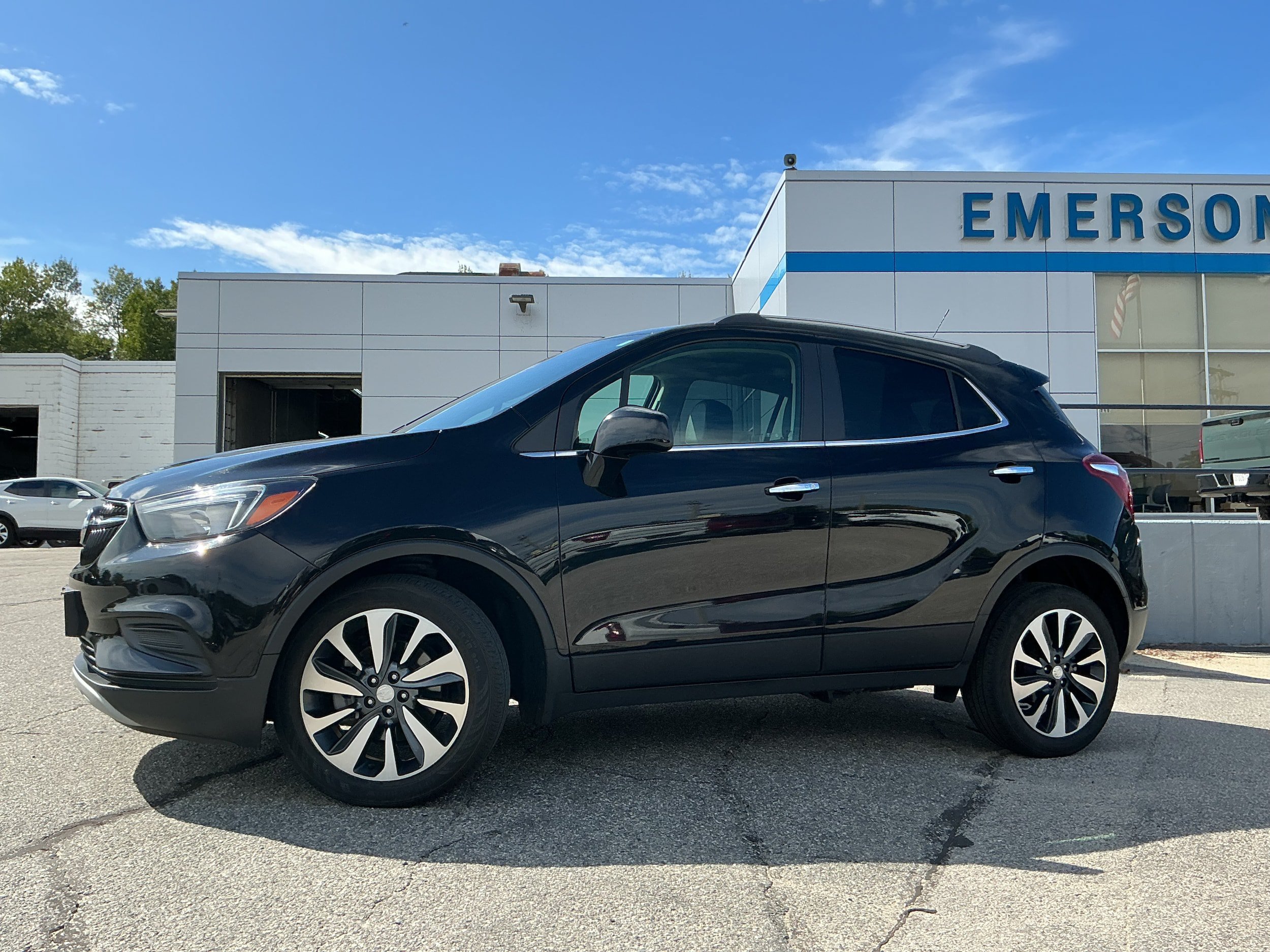 Certified 2022 Buick Encore Preferred AWD/4WD image 5
