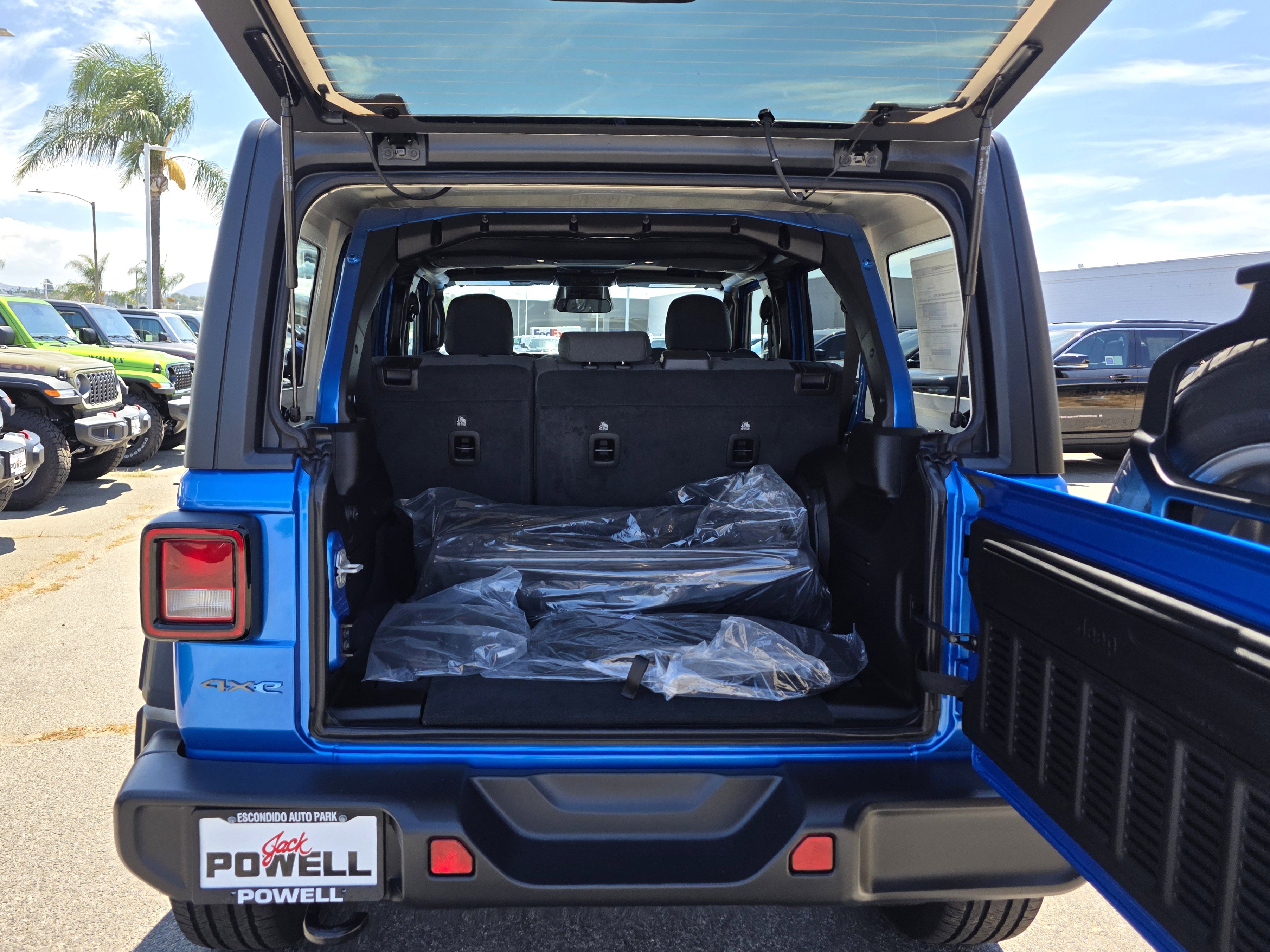 New 2025 Jeep Wrangler Sport S w/ Convenience Group AWD/4WD image 17