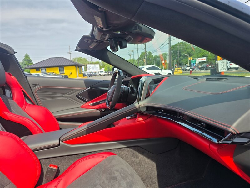 Used 2026 Chevrolet Corvette Z06 w/ Stealth Interior Trim Package RWD image 27