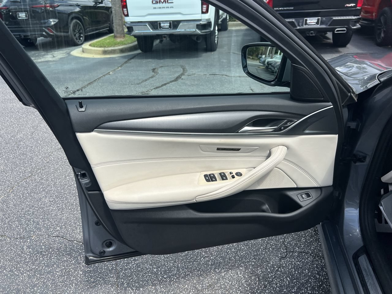Used 2023 BMW 540i w/ M Sport Package RWD image 14