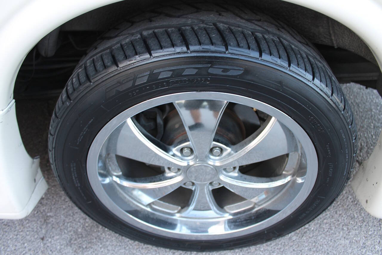 Used 2006 Chevrolet Express 1500 RWD image 13