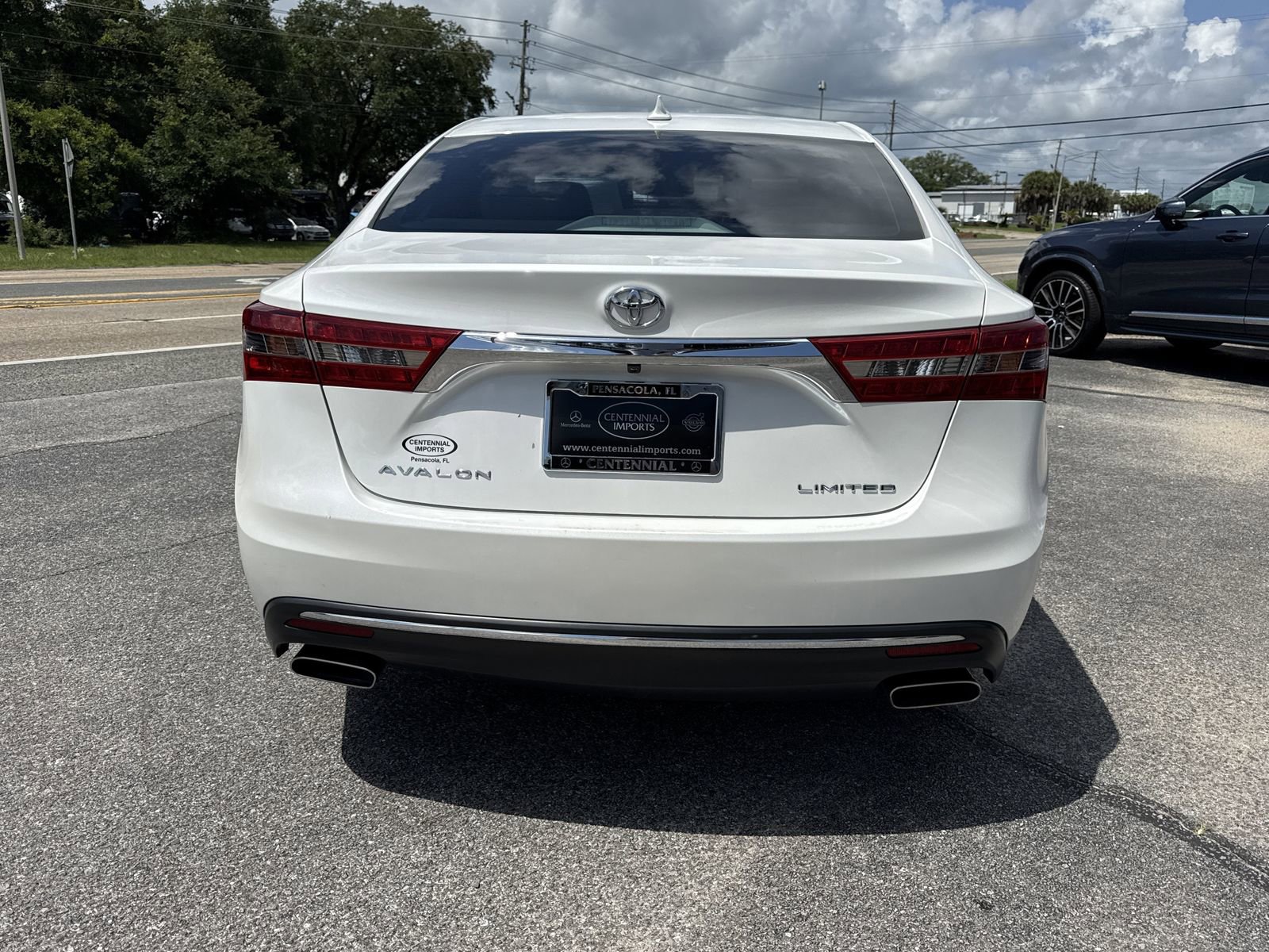 Used 2017 Toyota Avalon Limited FWD image 4