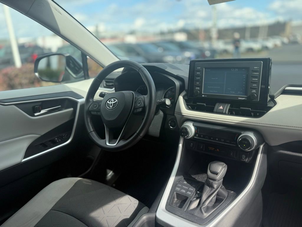 Used 2020 Toyota RAV4 XLE w/ XLE Grade Weather Package image 21