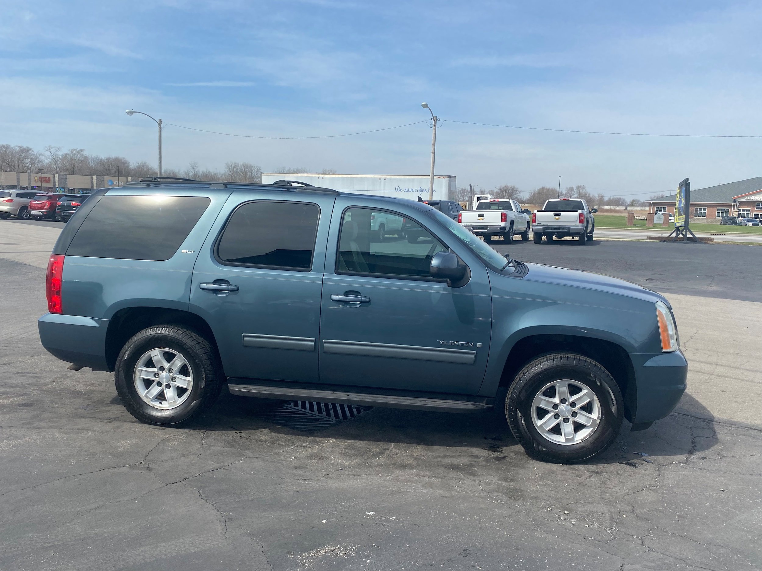 Used 2009 GMC Yukon SLT AWD/4WD image 4