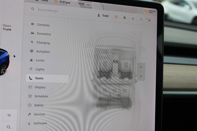 Used 2022 Tesla Model Y Long Range image 15