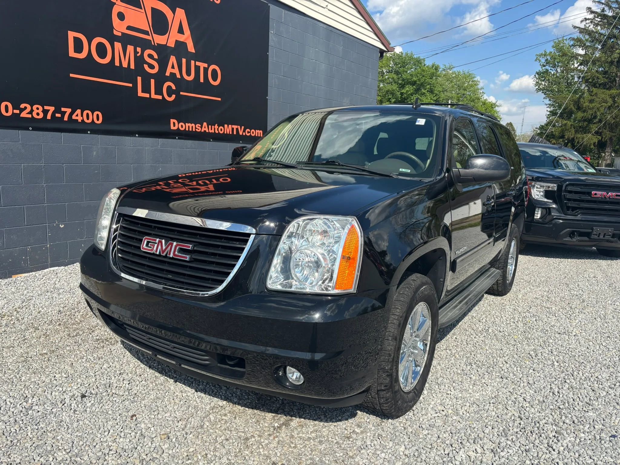 Used 2013 GMC Yukon SLT w/ SLT-2 Equipment Package AWD/4WD image 11
