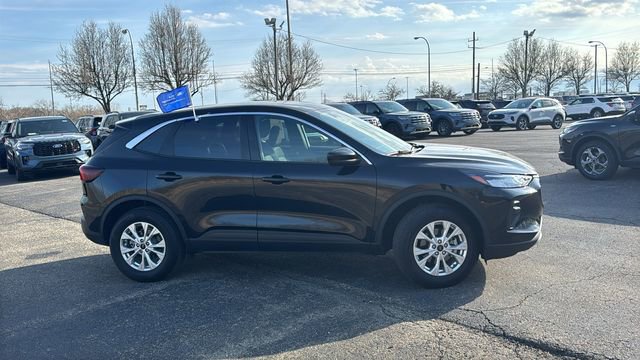 Certified 2023 Ford Escape Active w/ Tech Pack #2 image 3