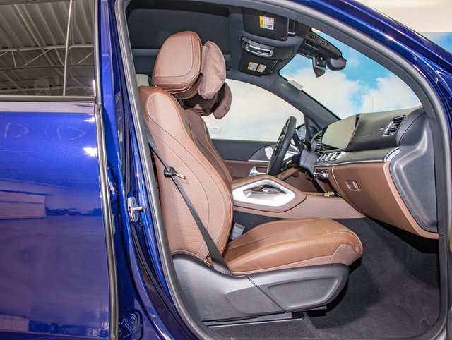 Used 2025 Mercedes-Benz GLS 580 4MATIC image 22