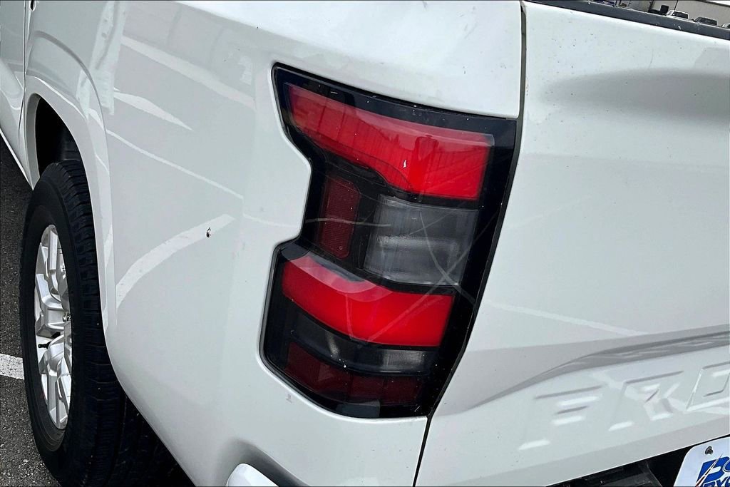 Used 2022 Nissan Frontier SV image 22