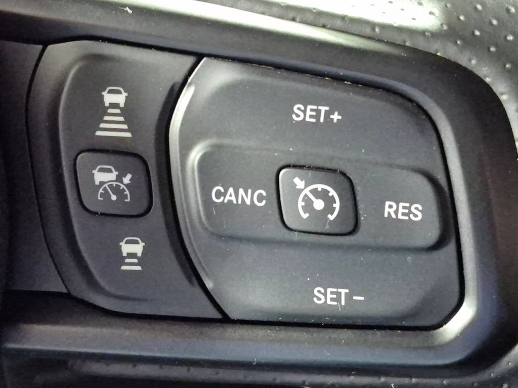 Used 2024 Jeep Gladiator Mojave AWD/4WD image 13
