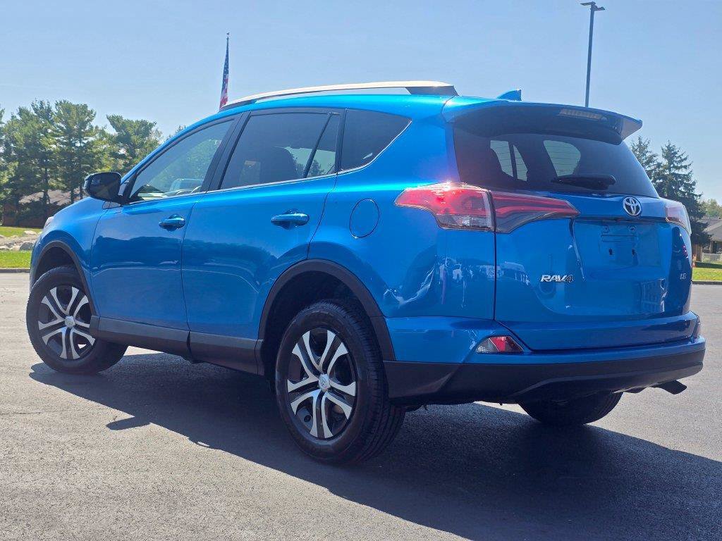 Used 2018 Toyota RAV4 LE w/ All Weather Liner Package FWD image 6