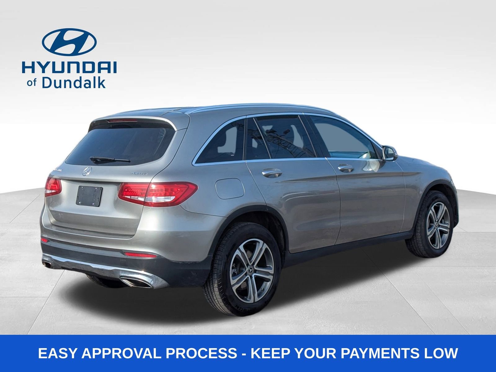 Used 2019 Mercedes-Benz GLC 300 4MATIC w/ Premium Package image 9