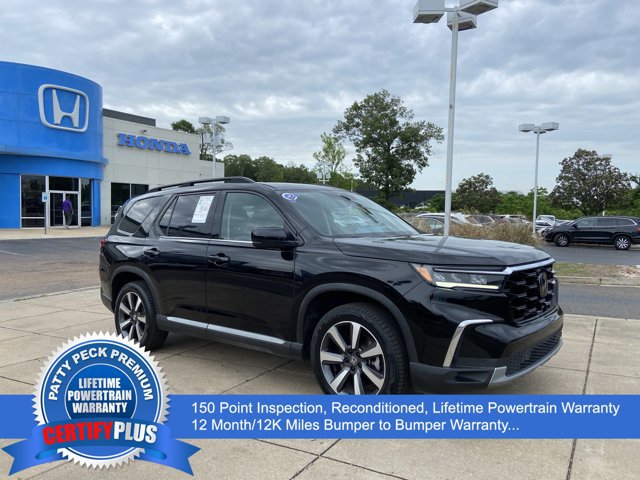 Used 2023 Honda Pilot Touring image 1