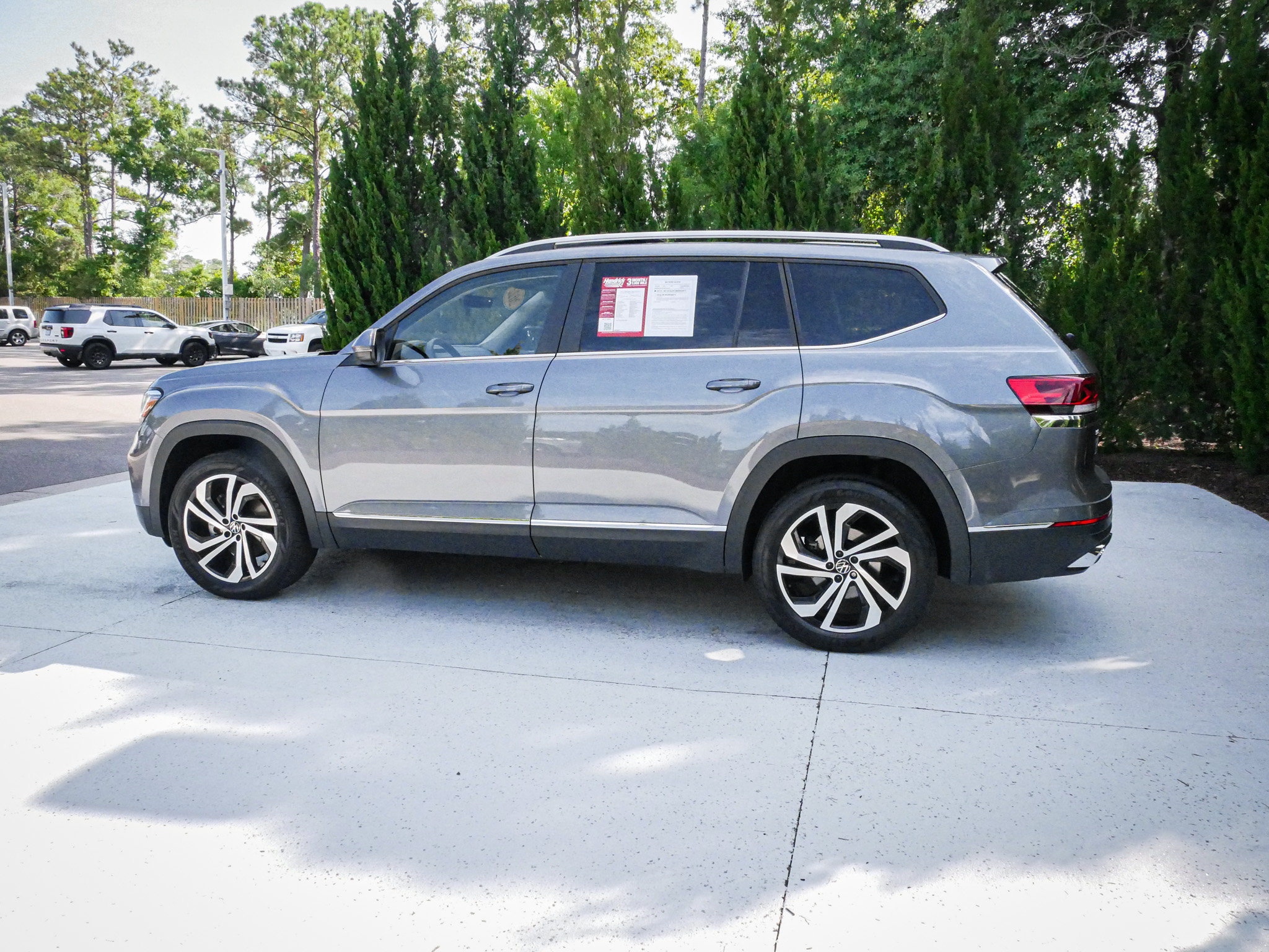 Used 2022 Volkswagen Atlas SEL AWD/4WD image 7