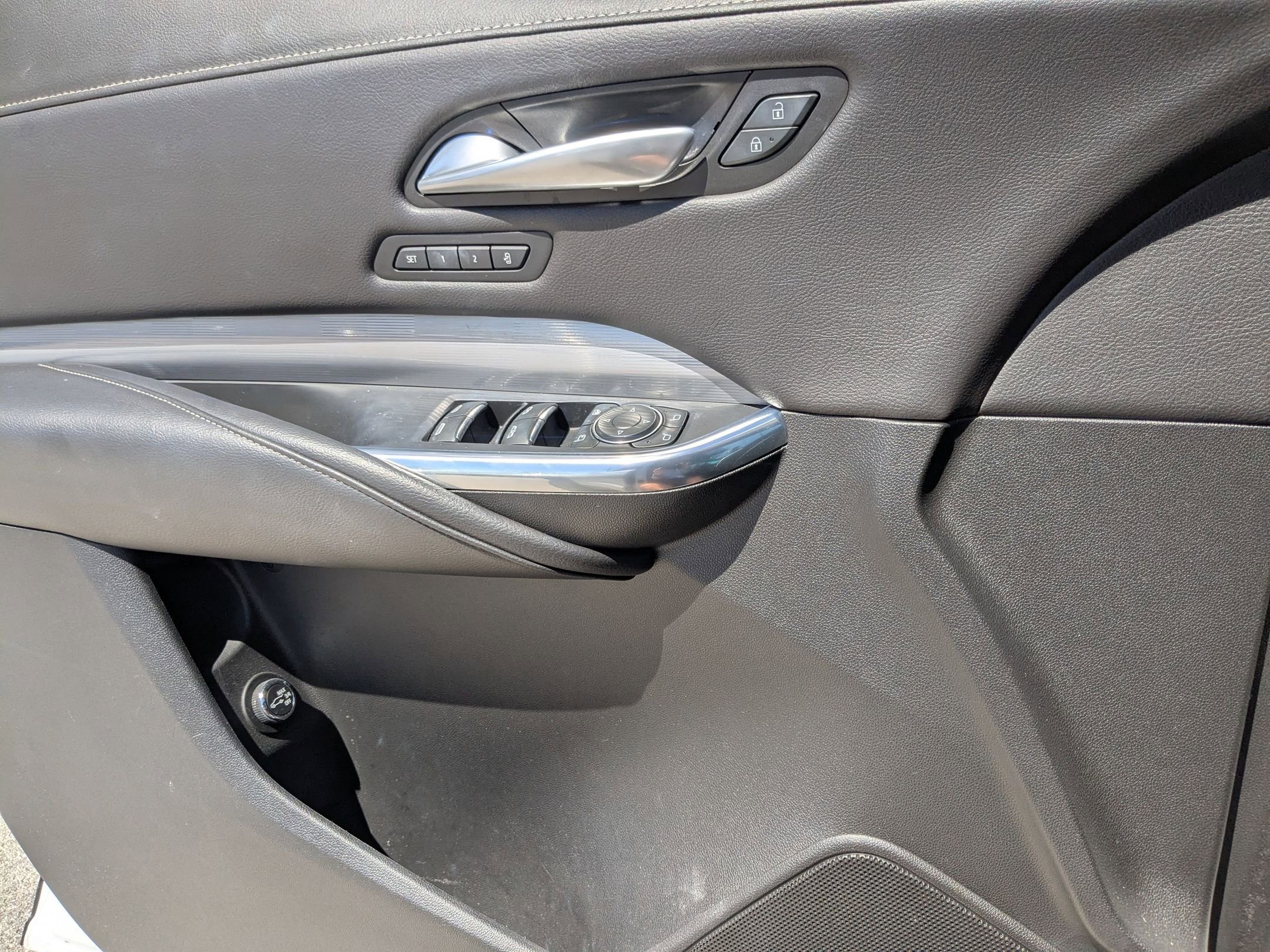 Used 2024 Cadillac XT4 Premium Luxury image 12