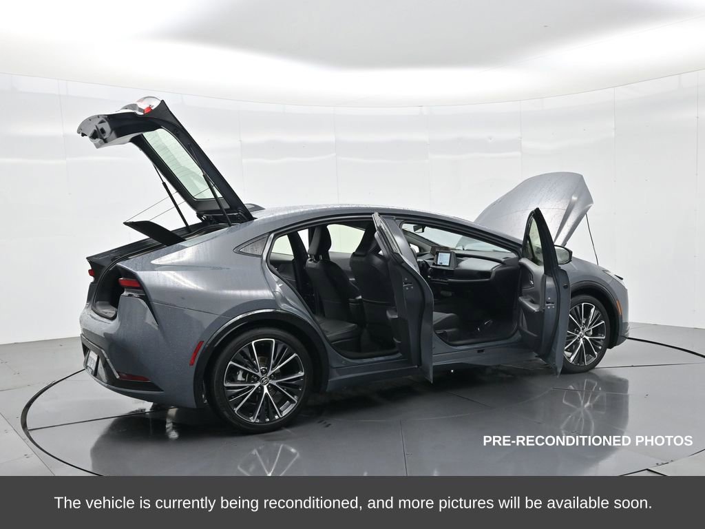 Used 2025 Toyota Prius XLE image 16