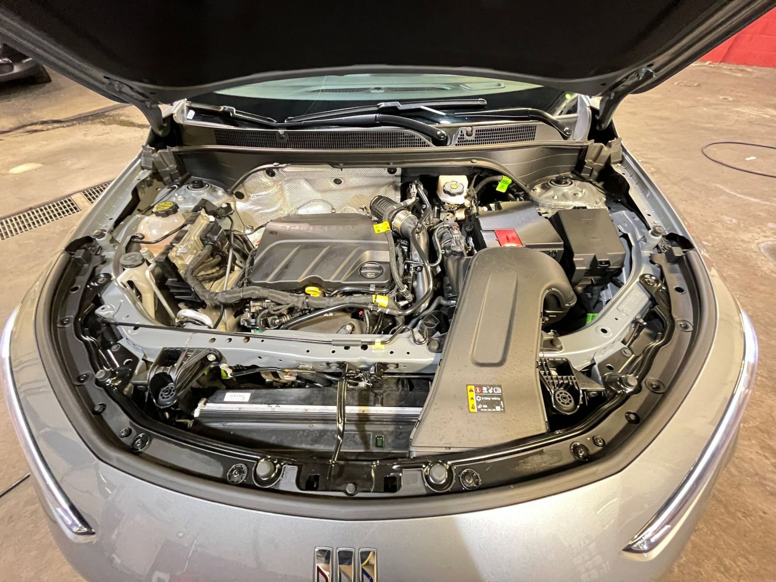 Used 2025 Buick Envista Sport Touring image 31