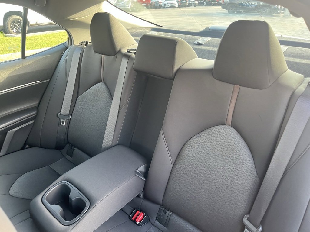 Used 2020 Toyota Camry LE image 25