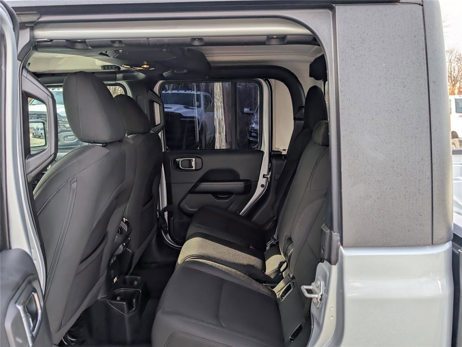 Used 2023 Jeep Gladiator Overland image 14