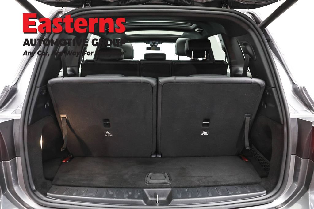 Used 2021 Mercedes-Benz GLB 250 4MATIC w/ Premium Package image 9