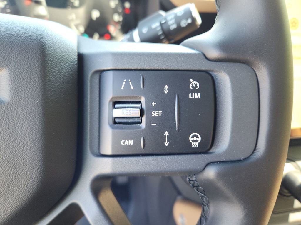 New 2026 Land Rover Defender 110 X-Dynamic SE AWD/4WD image 19