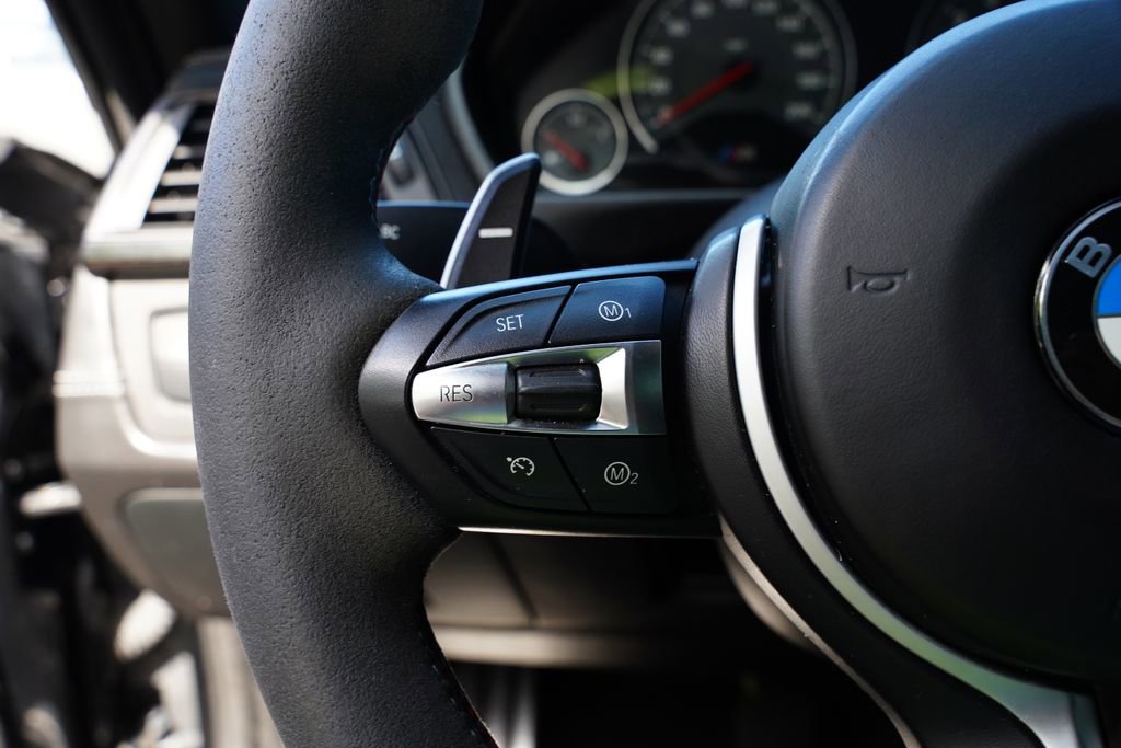 Used 2019 BMW M4 CS w/ Executive Package image 28