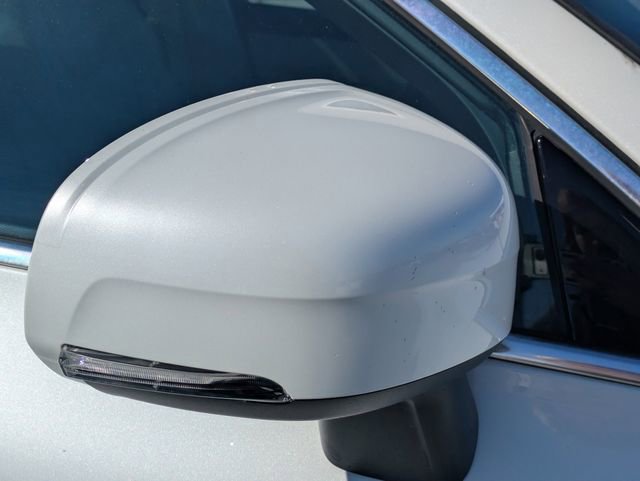 Used 2018 Volvo XC60 T6 Momentum w/ Convenience Package image 13