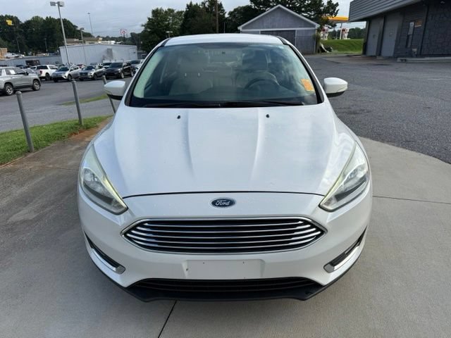 Used 2016 Ford Focus Titanium FWD image 3