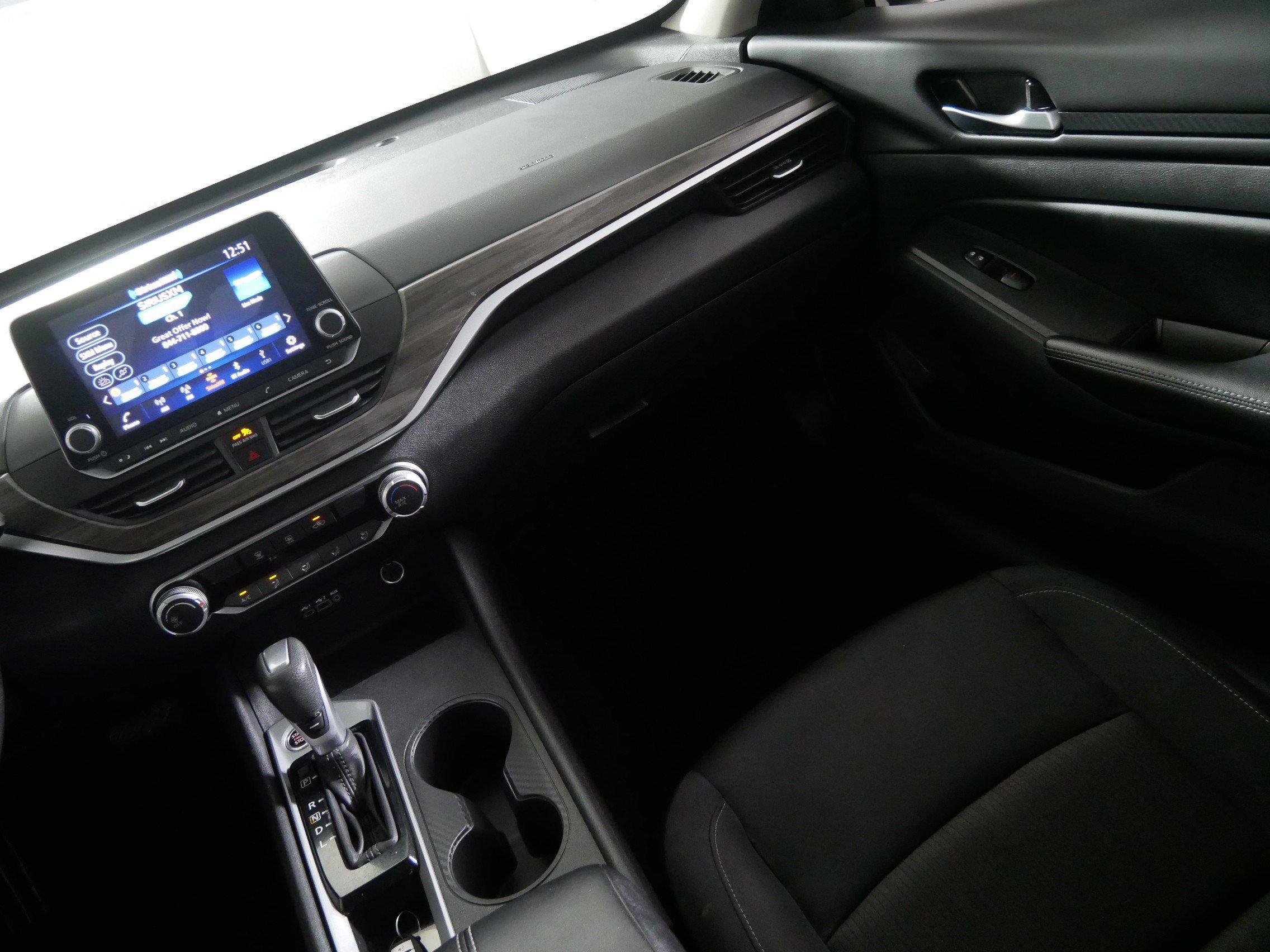Used 2025 Nissan Altima 2.5 SV FWD image 11