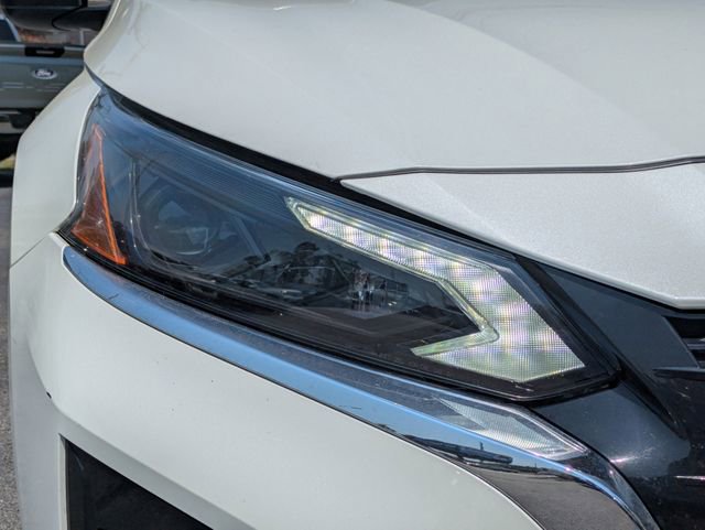 Used 2025 Nissan Altima 2.5 SV FWD image 15