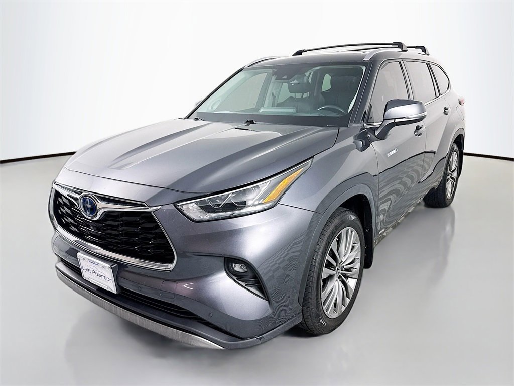 Used 2021 Toyota Highlander Platinum image 1