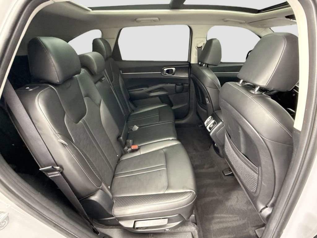 Used 2024 Kia Sorento S w/ Panoramic Sunroof Package image 21