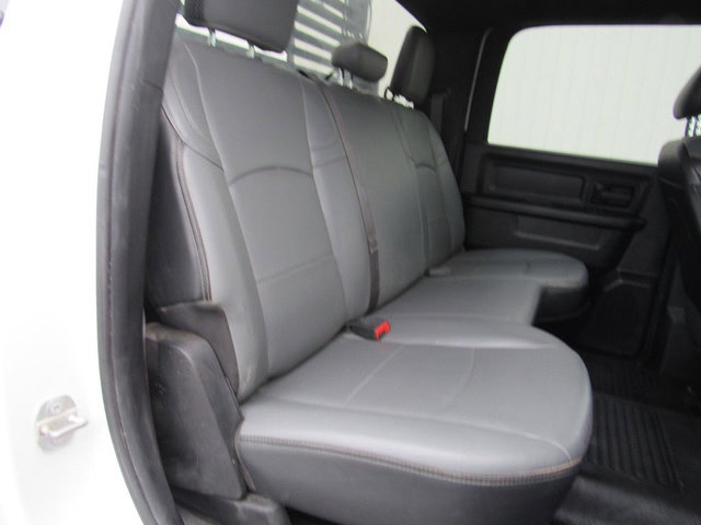 Used 2022 RAM 3500 Tradesman w/ Chrome Appearance Group AWD/4WD image 18