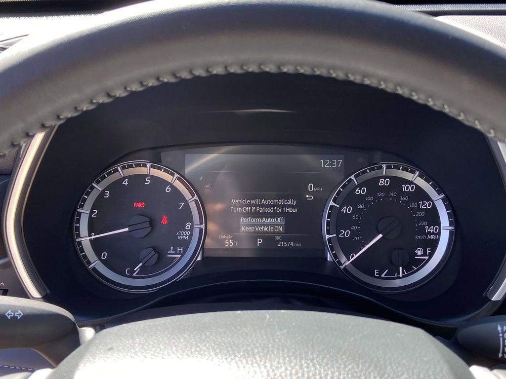 Used 2025 Toyota Highlander XLE image 38