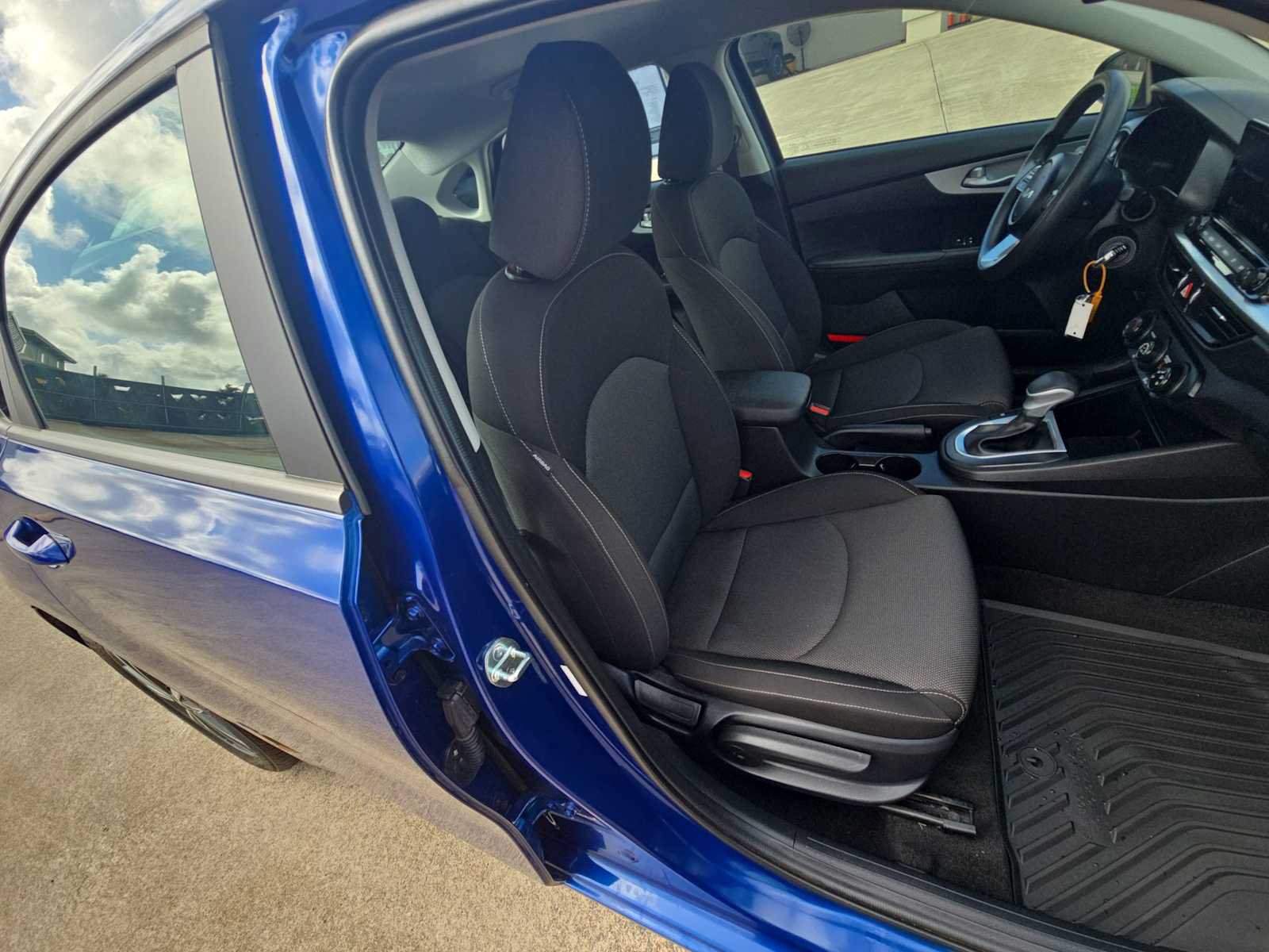 Used 2024 Kia Forte LXS w/ LXS Technology Package FWD image 24