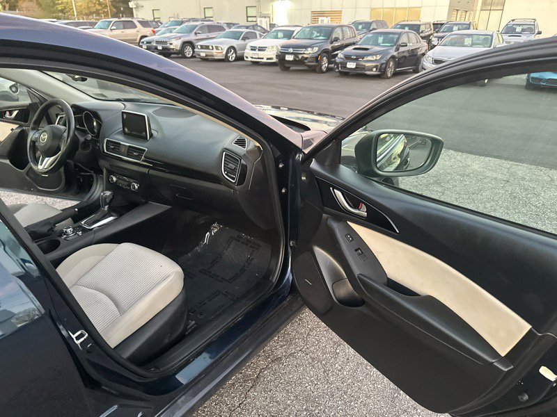 Used 2016 MAZDA MAZDA3 i Touring w/ Popular Equipment Package image 17