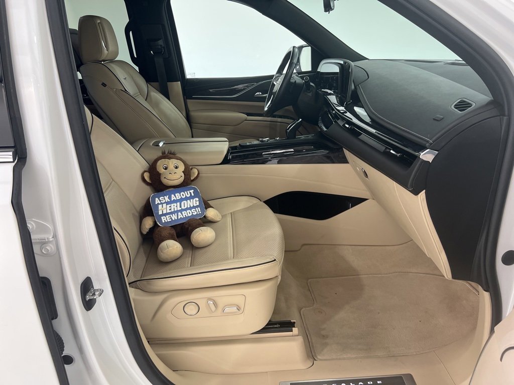 Used 2021 Cadillac Escalade Premium Luxury w/ Driver Assist Tech Package image 36