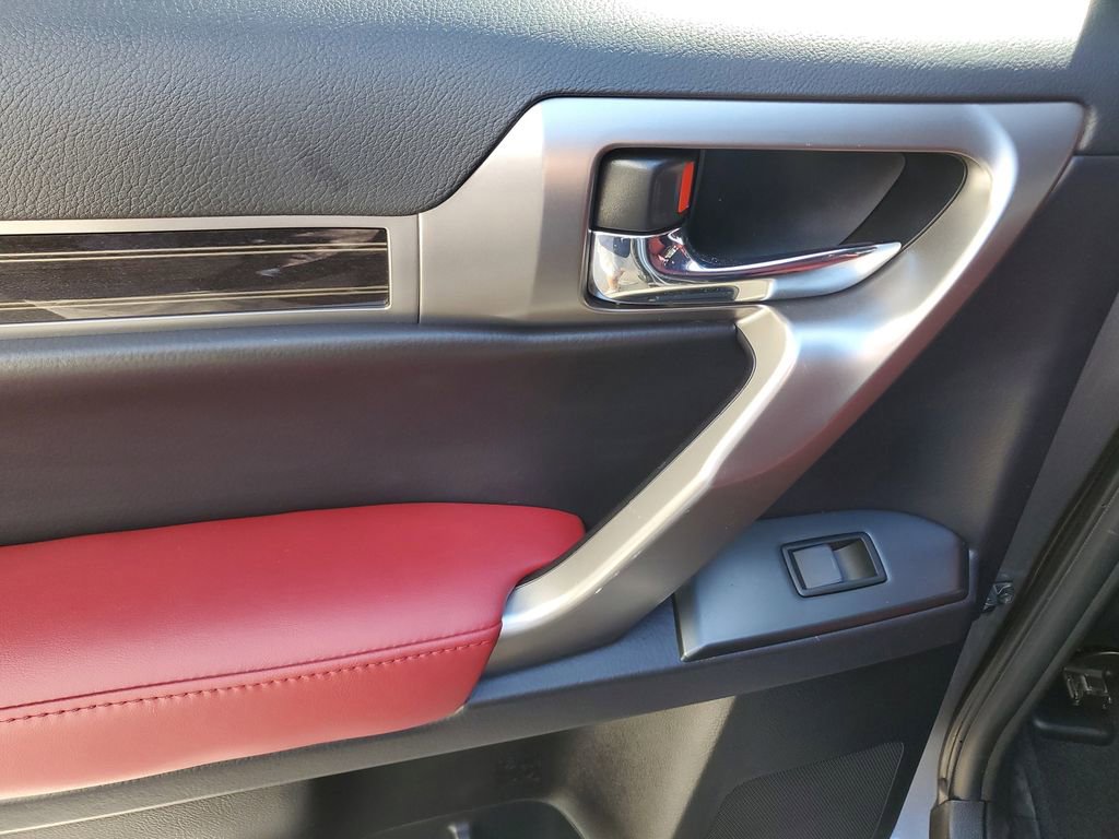 Used 2023 Lexus GX 460 Premium w/ Premium Package image 16